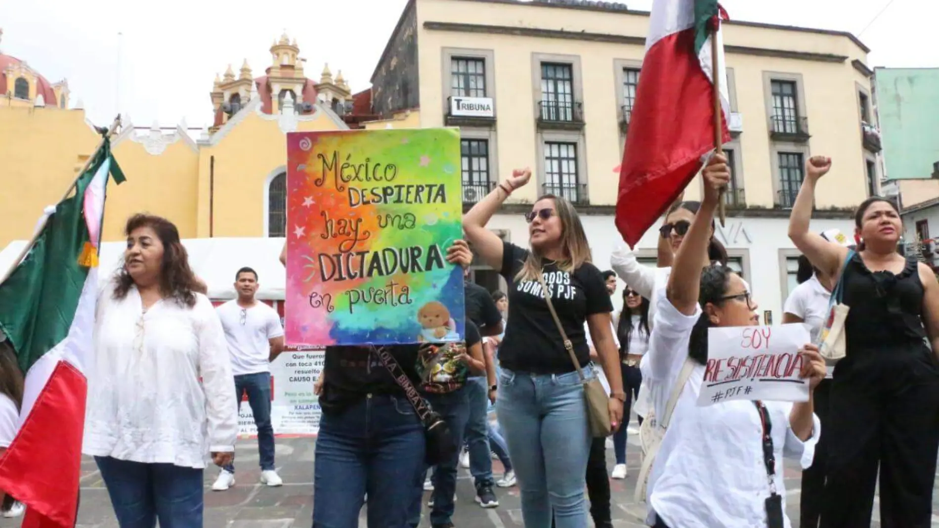 Trabajadores del Poder Judicial de la Federación "entierran" a la justicia en Xalapa